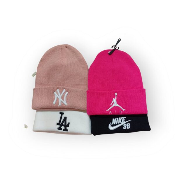 Gorro de Lana Bordado x 12u. SALE